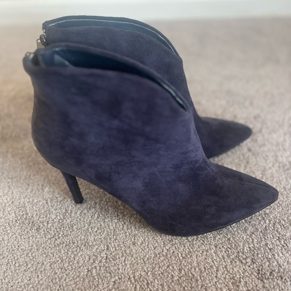 NWOT Navy heeled boots 11 - Picture 8 of 13